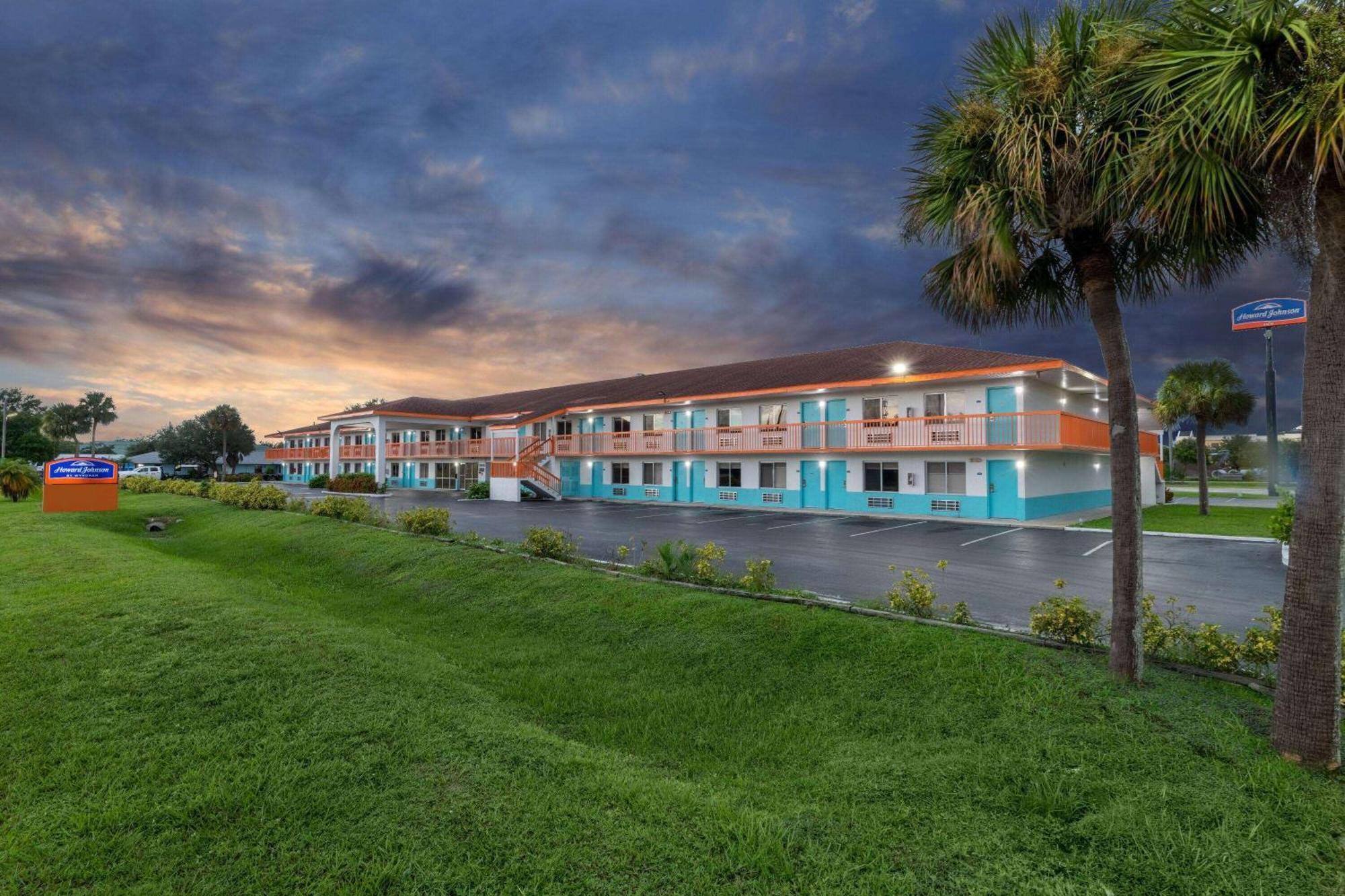 Howard Johnson By Wyndham Vero Beach/I-95 Exterior foto