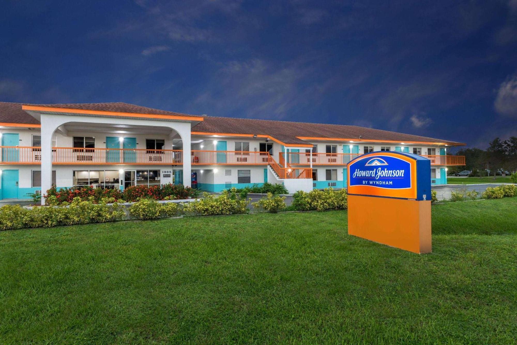 Howard Johnson By Wyndham Vero Beach/I-95 Exterior foto